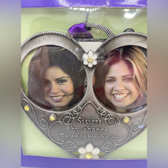 NWT unopened, heart shaped, double photo sisters ornament. - Picture 2 of 3